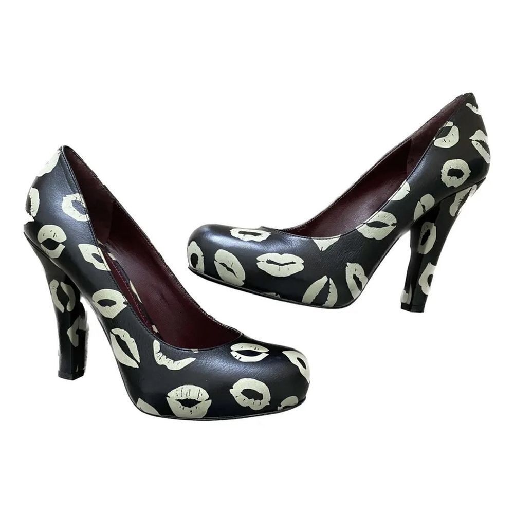 Marc by Marc Jacobs Leather Pumps